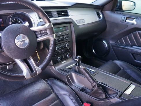 Used 2013 Ford Mustang GT Premium image 16