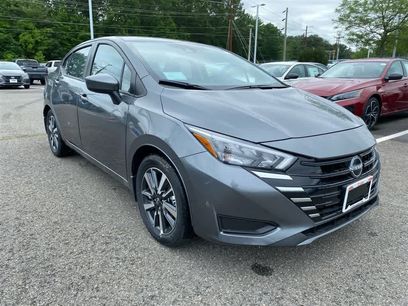 New 2025 Nissan Versa SV w/ Trunk Package