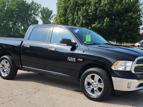 Used 2017 RAM 1500 Big Horn AWD/4WD image 2