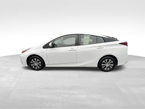 Used 2020 Toyota Prius LE image 11