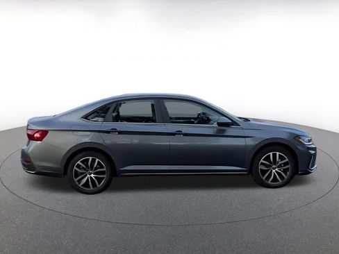 Used 2025 Volkswagen Jetta SE image 15