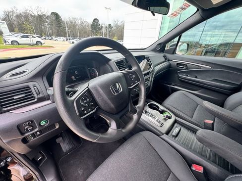 Used 2021 Honda Passport Sport image 12