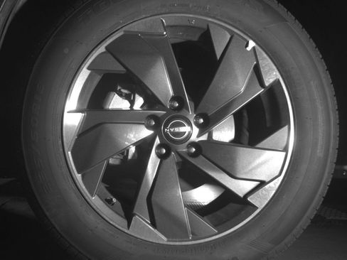 Used 2025 Nissan Rogue SV AWD/4WD image 12