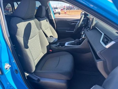 Used 2021 Toyota RAV4 XLE image 14