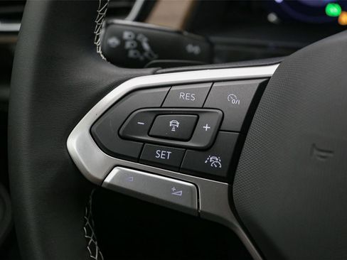 New 2026 Volkswagen Atlas SE image 22