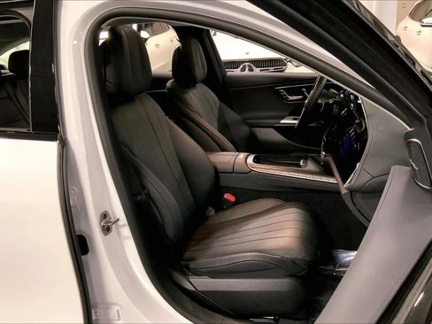 Used 2025 Mercedes-Benz E 450 4MATIC All-Terrain Wagon image 9