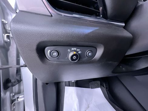 Used 2021 Chevrolet Traverse LT AWD/4WD image 16