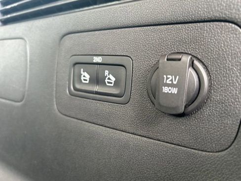Used 2022 Kia Sorento EX w/ Panoramic Sunroof Package FWD image 12
