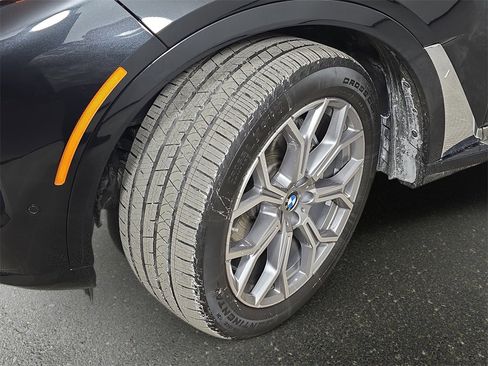 Used 2026 BMW X7 xDrive40i w/ Premium Package image 38