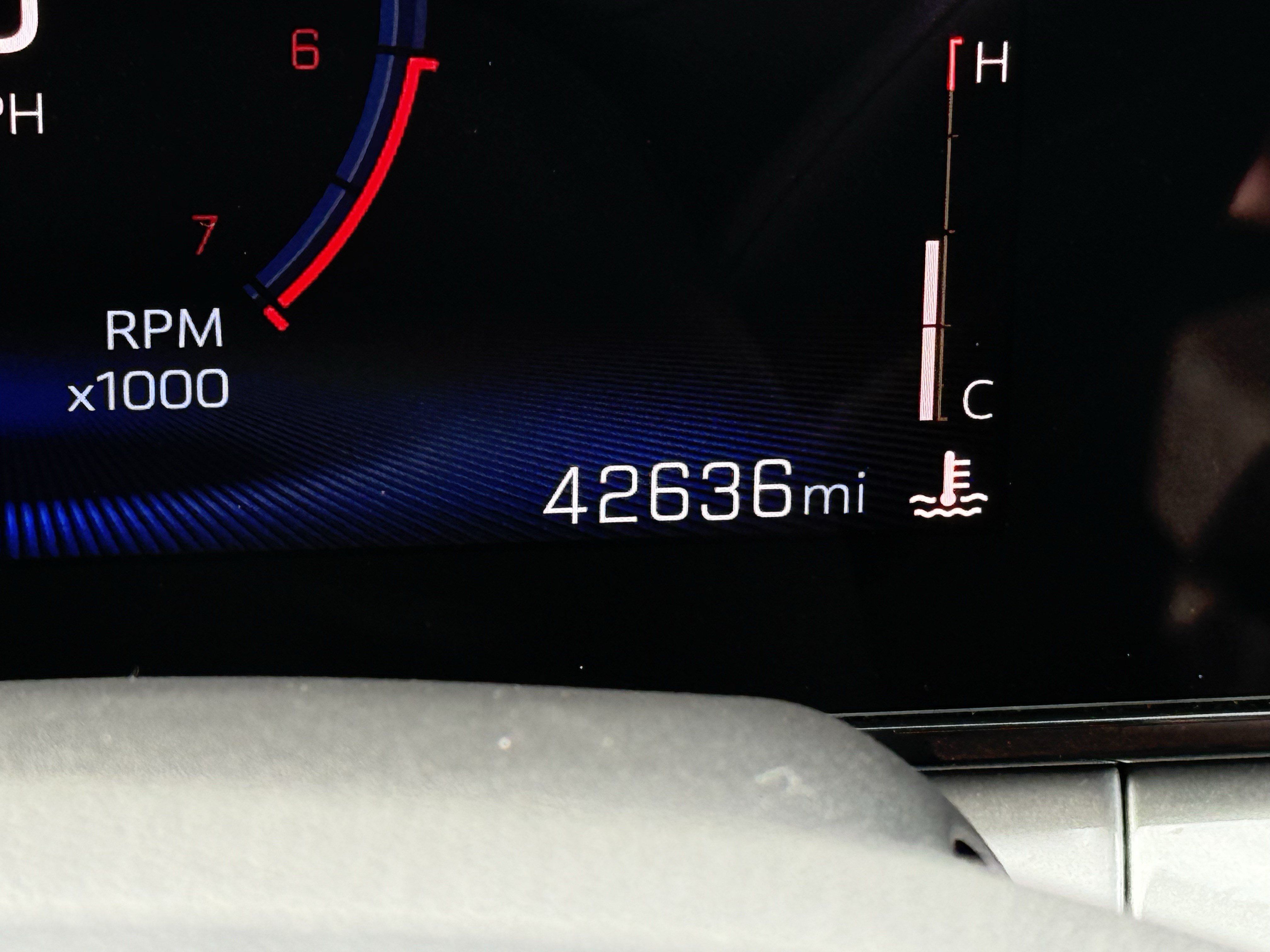 Used 2025 Chevrolet Trax LT w/ LT Convenience Package FWD image 14