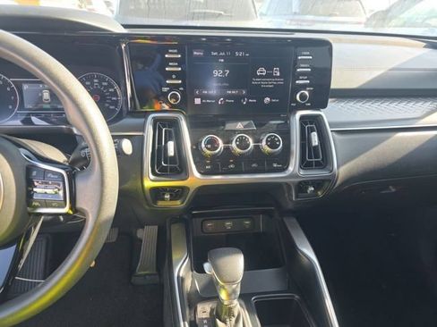 Certified 2023 Kia Sorento LX AWD/4WD image 8