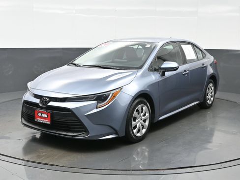 Used 2024 Toyota Corolla LE FWD image 2