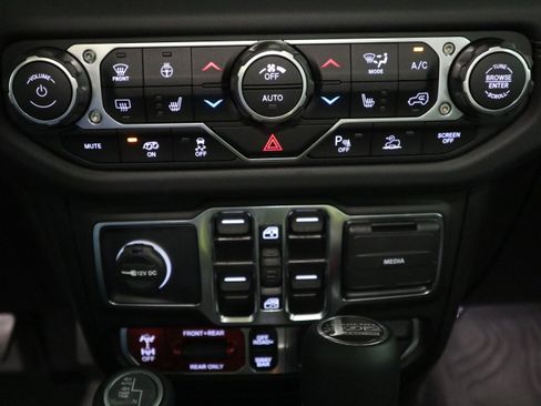 Certified 2025 Jeep Wrangler Unlimited Rubicon 392 image 25