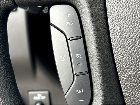 Used 2024 GMC Savana 2500 w/ Driver Convenience Package RWD image 12