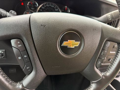 Used 2022 Chevrolet Express 2500 w/ Safety Package RWD image 18