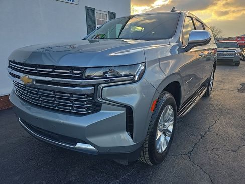 Used 2024 Chevrolet Suburban Premier image 3