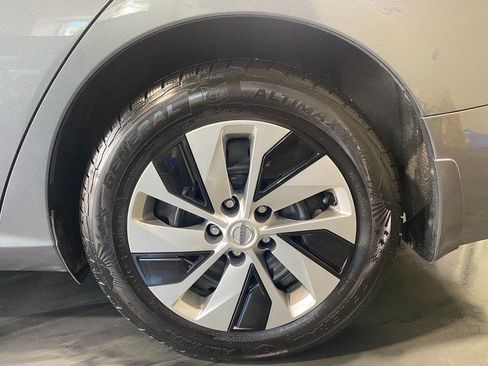 Used 2020 Nissan Altima 2.5 S FWD image 9