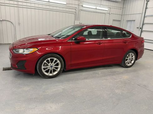 Used 2020 Ford Fusion SE FWD image 12
