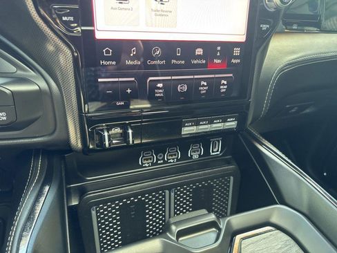 Used 2026 RAM 2500 Limited AWD/4WD image 27