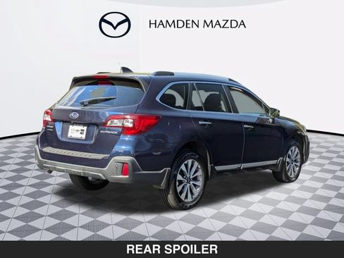 Used 2018 Subaru Outback 2.5i Touring AWD/4WD image 3