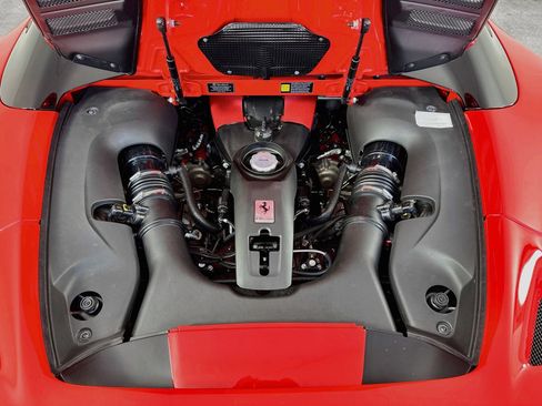 Certified 2022 Ferrari F8 Tributo RWD image 25
