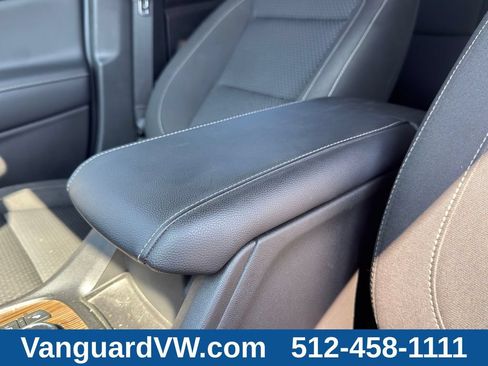 Used 2023 GMC Acadia SLE w/ Driver Convenience Package FWD image 12