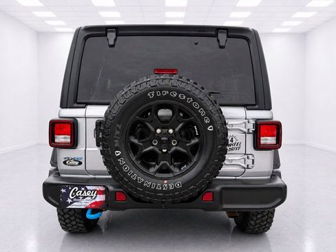 Used 2023 Jeep Wrangler Unlimited w/ Cold Weather Group AWD/4WD image 10