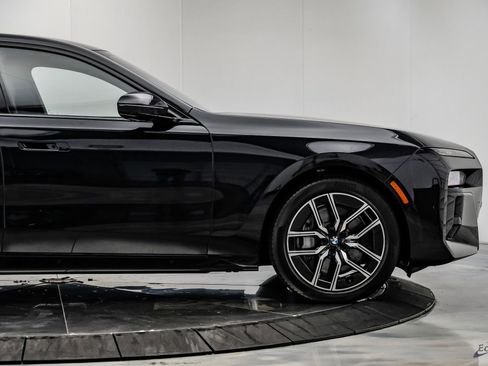 Used 2026 BMW 760i xDrive w/ Executive Package AWD/4WD image 22