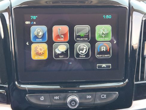 Used 2019 Chevrolet Traverse LT image 17