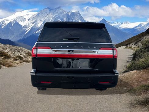 Used 2020 Lincoln Navigator L Reserve w/ Luxury Package image 4