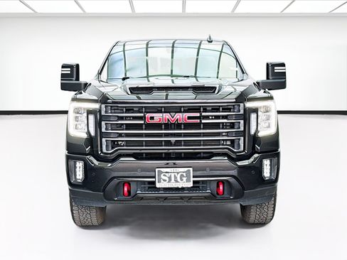 Used 2022 GMC Sierra 2500 AT4 w/ AT4 Preferred Package AWD/4WD image 2
