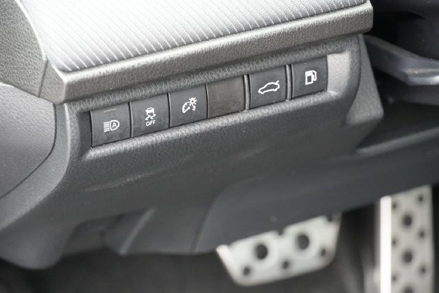 Used 2025 Toyota Camry SE FWD image 24