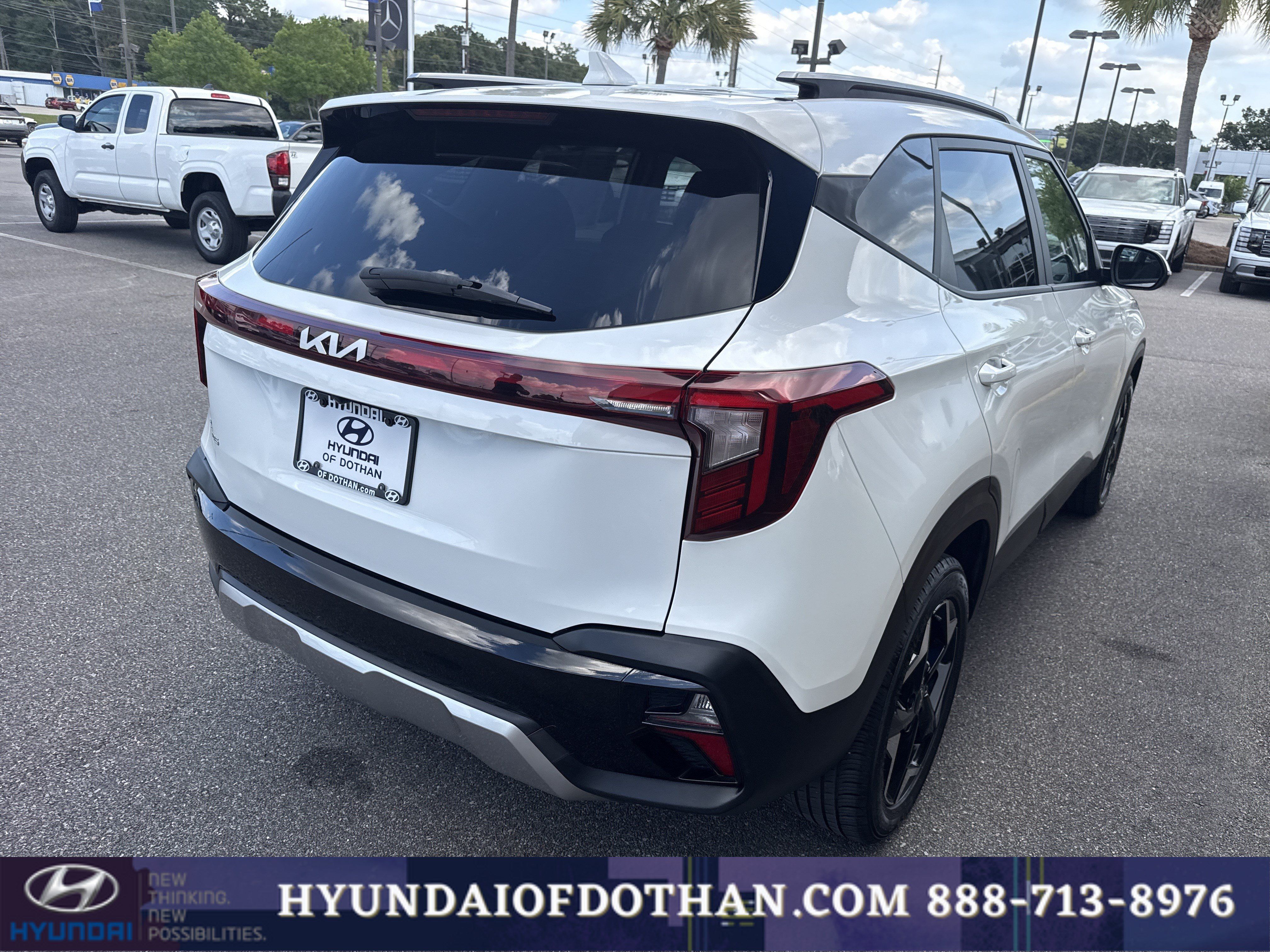 Used 2025 Kia Seltos S FWD image 4