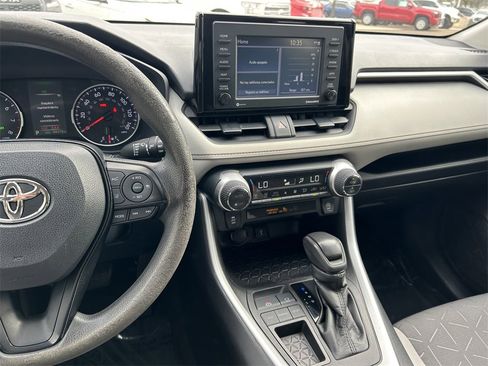 Used 2021 Toyota RAV4 XLE image 17