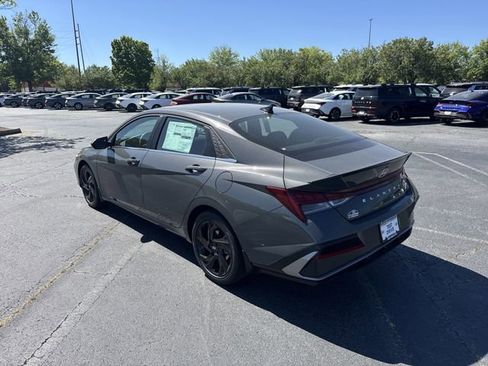 New 2026 Hyundai Elantra SEL Sport Premium FWD image 5