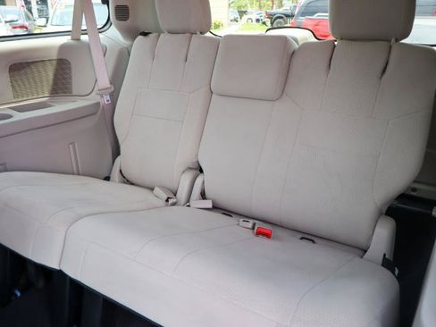 Used 2012 Dodge Grand Caravan SE FWD image 9