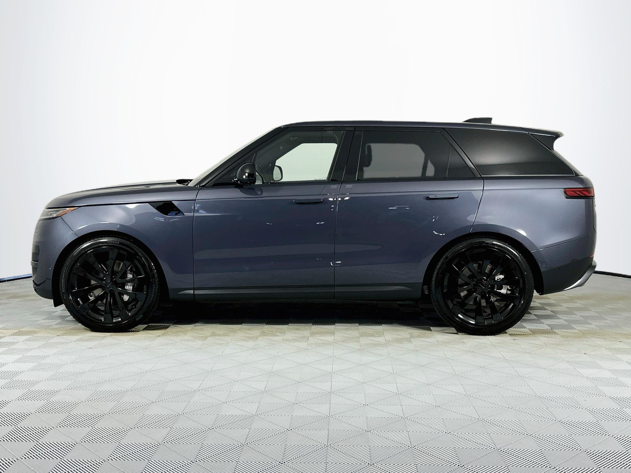 New 2026 Land Rover Range Rover Sport SE AWD/4WD image 8
