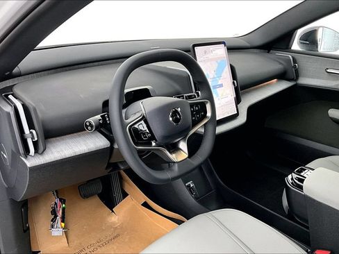 New 2026 Volvo EX30 Plus w/ Protection Package Premier AWD/4WD image 18