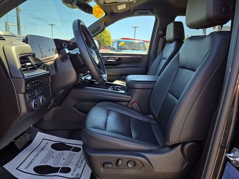 Used 2025 Chevrolet Tahoe Z71 AWD/4WD image 2