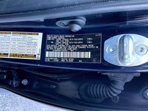 Used 2020 Lexus GX 460 Premium w/ Premium Package image 21