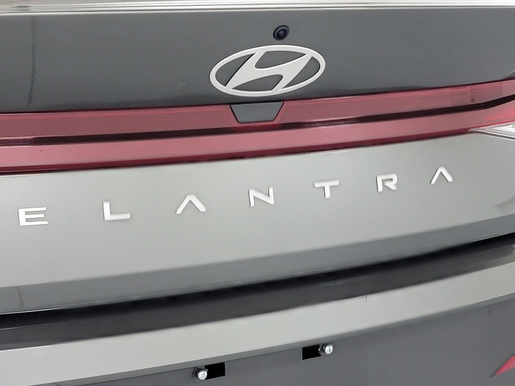 Used 2024 Hyundai Elantra SE FWD image 10
