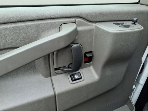 Used 2024 GMC Savana 2500 w/ Driver Convenience Package RWD image 18