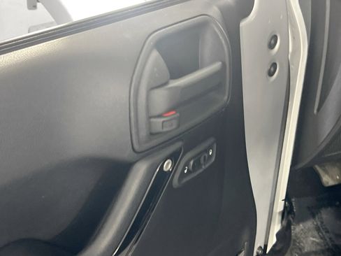 Used 2012 Jeep Wrangler Altitude image 16