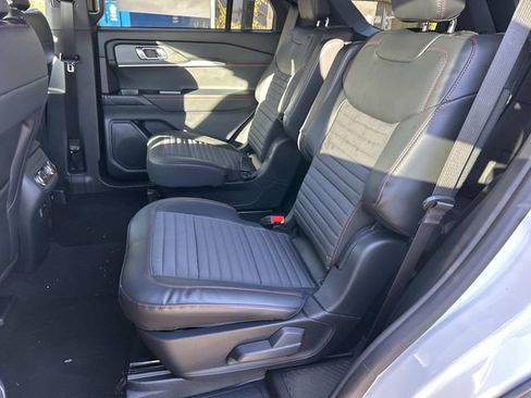 New 2026 Ford Explorer ST-Line w/ ST-Line Street Pack image 19
