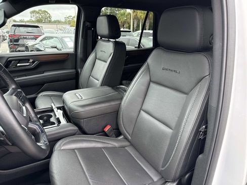 Used 2025 GMC Yukon Denali image 21
