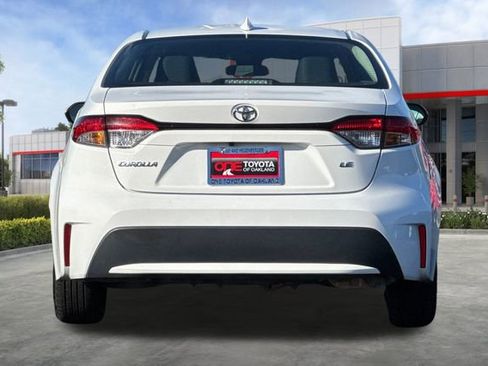 Certified 2022 Toyota Corolla LE image 6