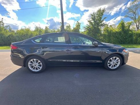 Used 2020 Ford Fusion SE FWD image 4
