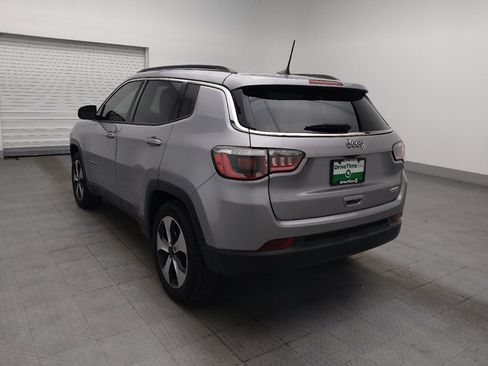 Used 2018 Jeep Compass Latitude w/ Popular Equipment Group FWD image 5
