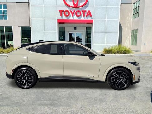 Used 2025 Ford Mustang Mach-E Premium image 9