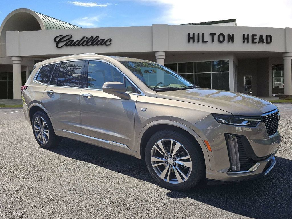 Used 2022 Cadillac XT6 Premium Luxury w/ Technology Package AWD/4WD image 8